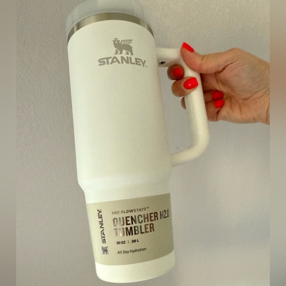 New white Stanley cup with Straw - Picture 3 of 5